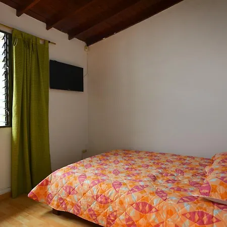 Casa Grande Para Grupos Siete Habitaciones BiG HOUSE 7 Bedrooms Medellín Exterior foto